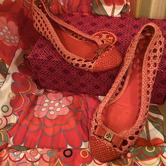 Tory Burch Carlyle Two Tone Pink Woven Leather Flat Sz 8.5 - Picture 2 of 10